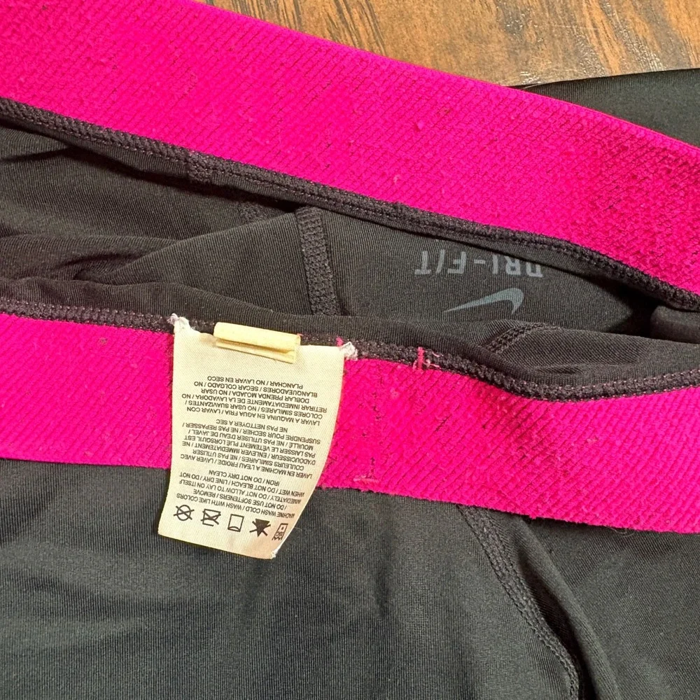 Nike Pro Dri-FIT Shorts Womens M Black Pink Logo Waistband 824403-010